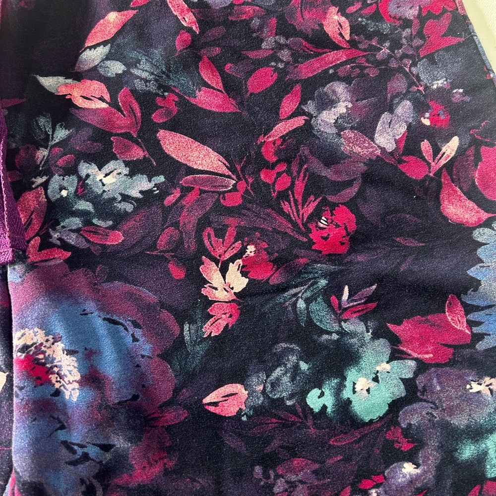 LuLaRoe Medium Floral Patterned Women's Shorts - Picture 3 of 6